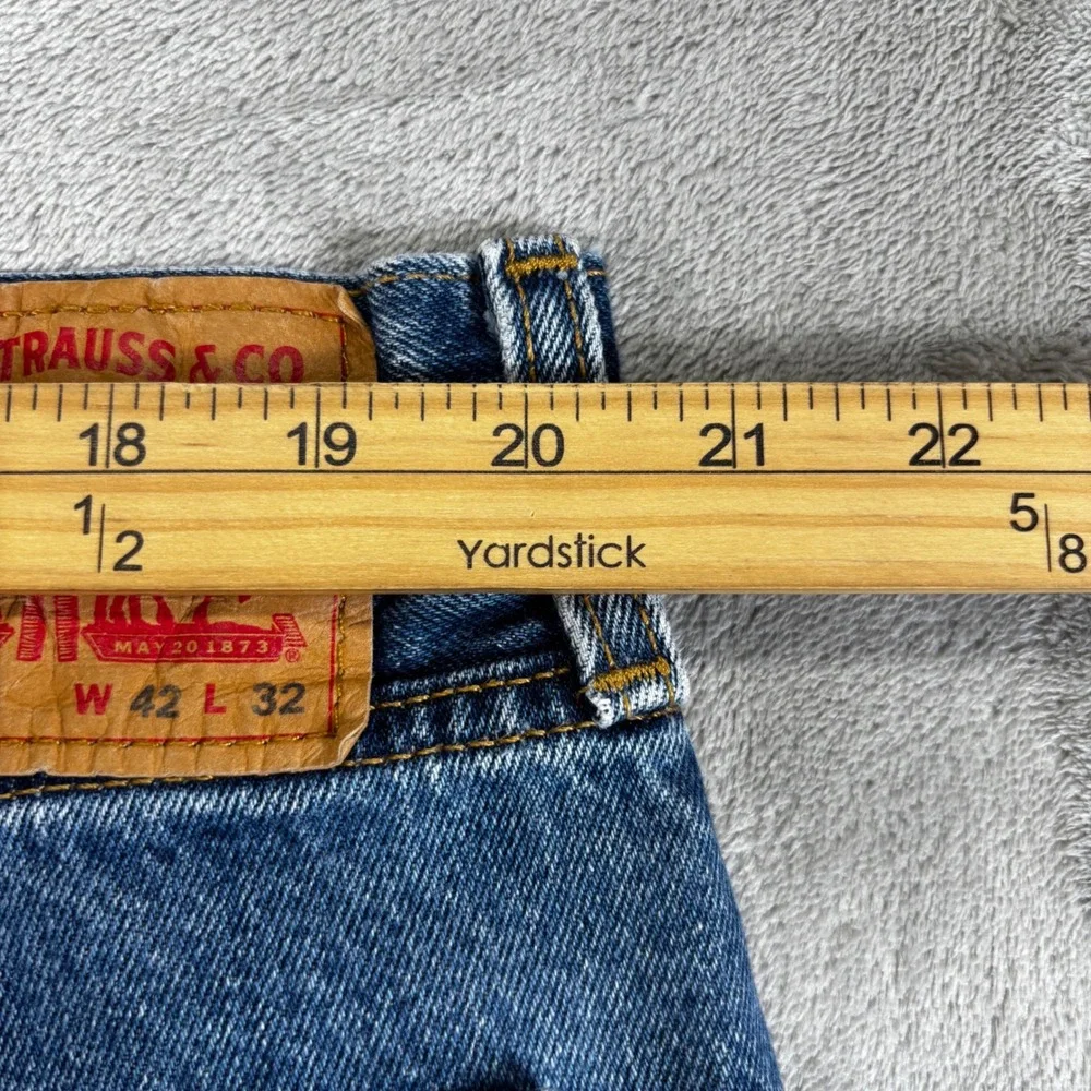 Levis 505 Regular Fit Jeans Mens 42x32 Blue Excellent Medium‎ Wash Straight Leg